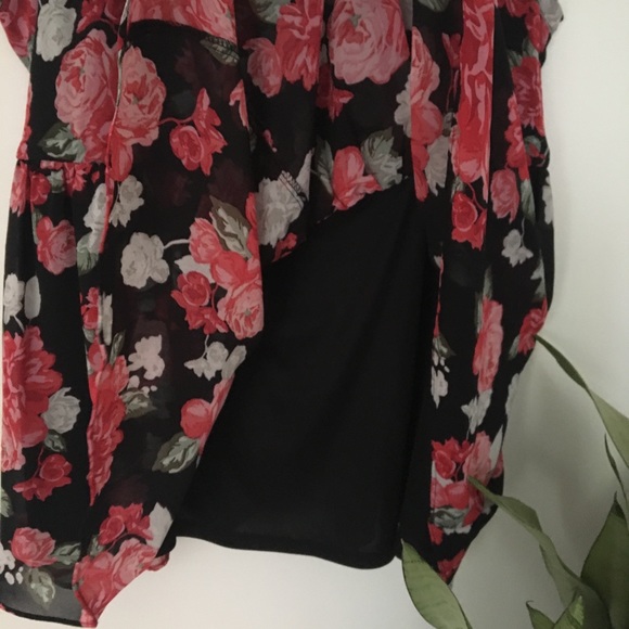 Torrid Floral Peplum Adjustable Straps Top Size 2 - Picture 5 of 7